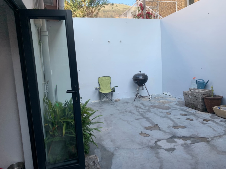 3 Bedroom Property for Sale in Sea Point Western Cape